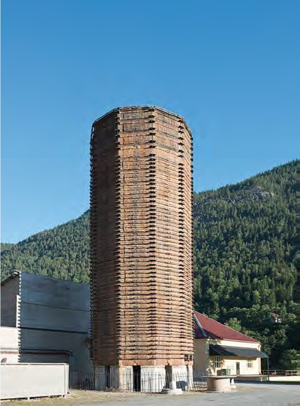 Av de flere hundre syretårnene som ble oppført på Notodden, Rjukan og Herøya er ett bevart og kan ses i industriparken på Rjukan. Foto: Per Berntsen.