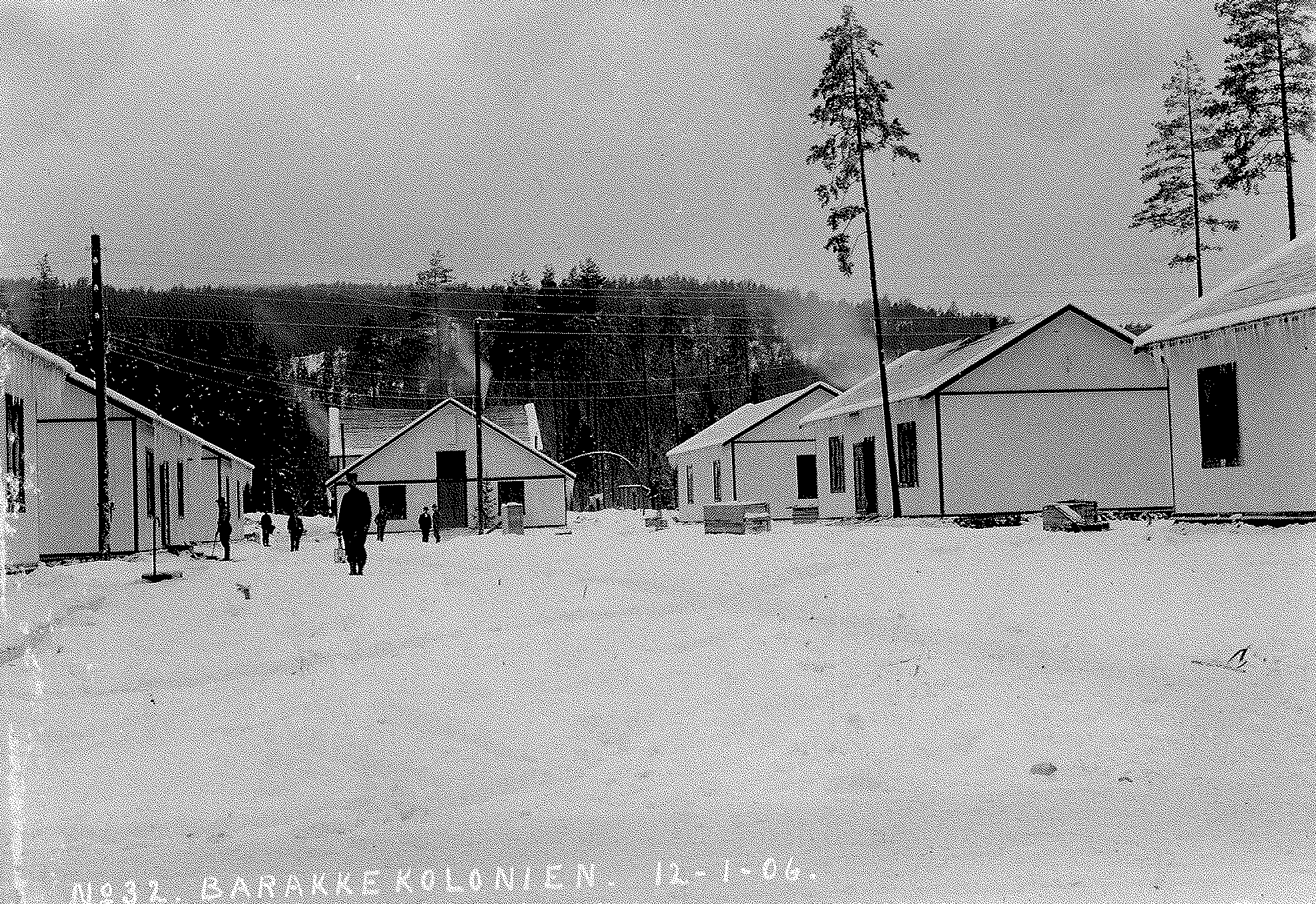 På Svelgfossmoen 1906: Utbyggingen av kraftverket Svelgfoss I var det første vannkraftprosjektet i Hydros navn. Mange av anleggsarbeiderne ble innkvartert i brakker som ble oppført på Svelgfossmoen. (Foto: Hydro/NIA).