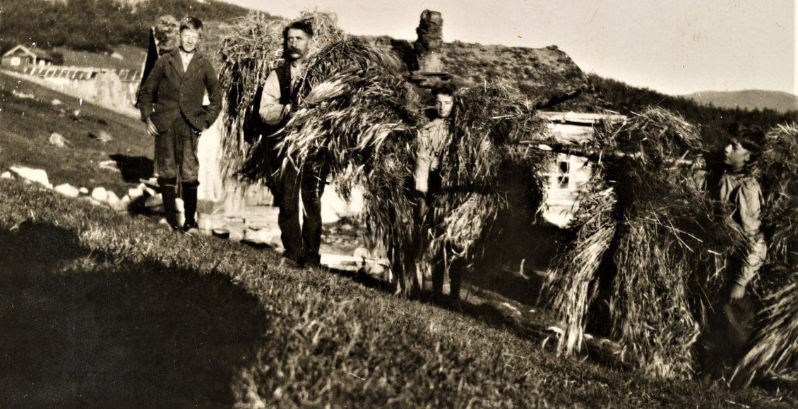 Folk som gjennom tidene har budd på og drive gardane ved Møsvatn var avhengige av samspelet  mellom jordbruk med dyrehald og jakt, fiske og anna næringsverksemd. (Foto: NIA).