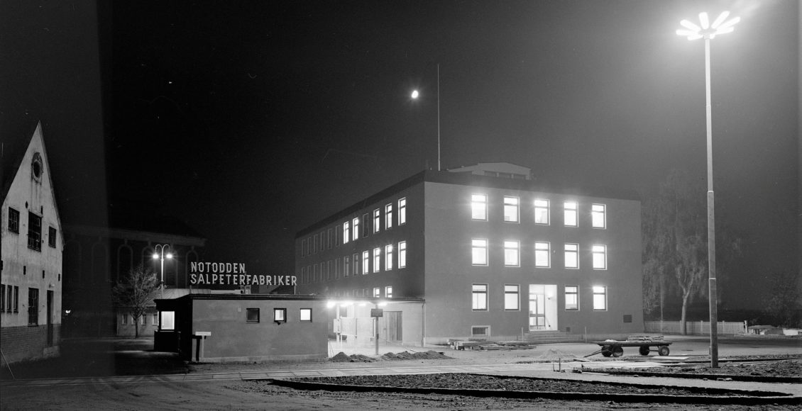 Det nye kontorbygget som kunne tas i bruk i 1955. (Foto: Hydro/NIA).