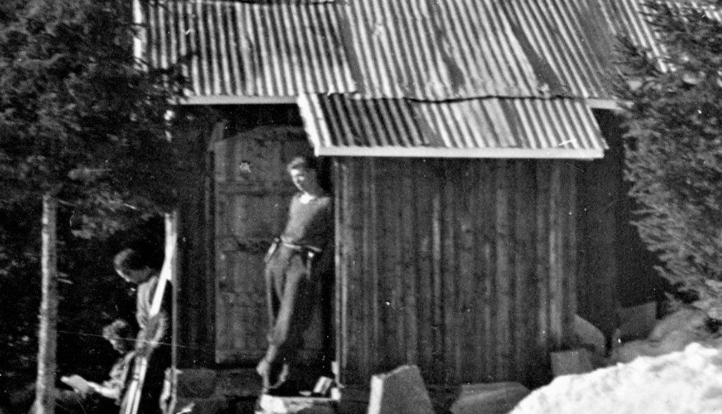 Hytta de kalte Tickery Lodge i Gøystdal ble brukt til de flyttet til Gransherad i den aller siste fasen av krigen. (Foto: P. Longum-samlingen/NIA).