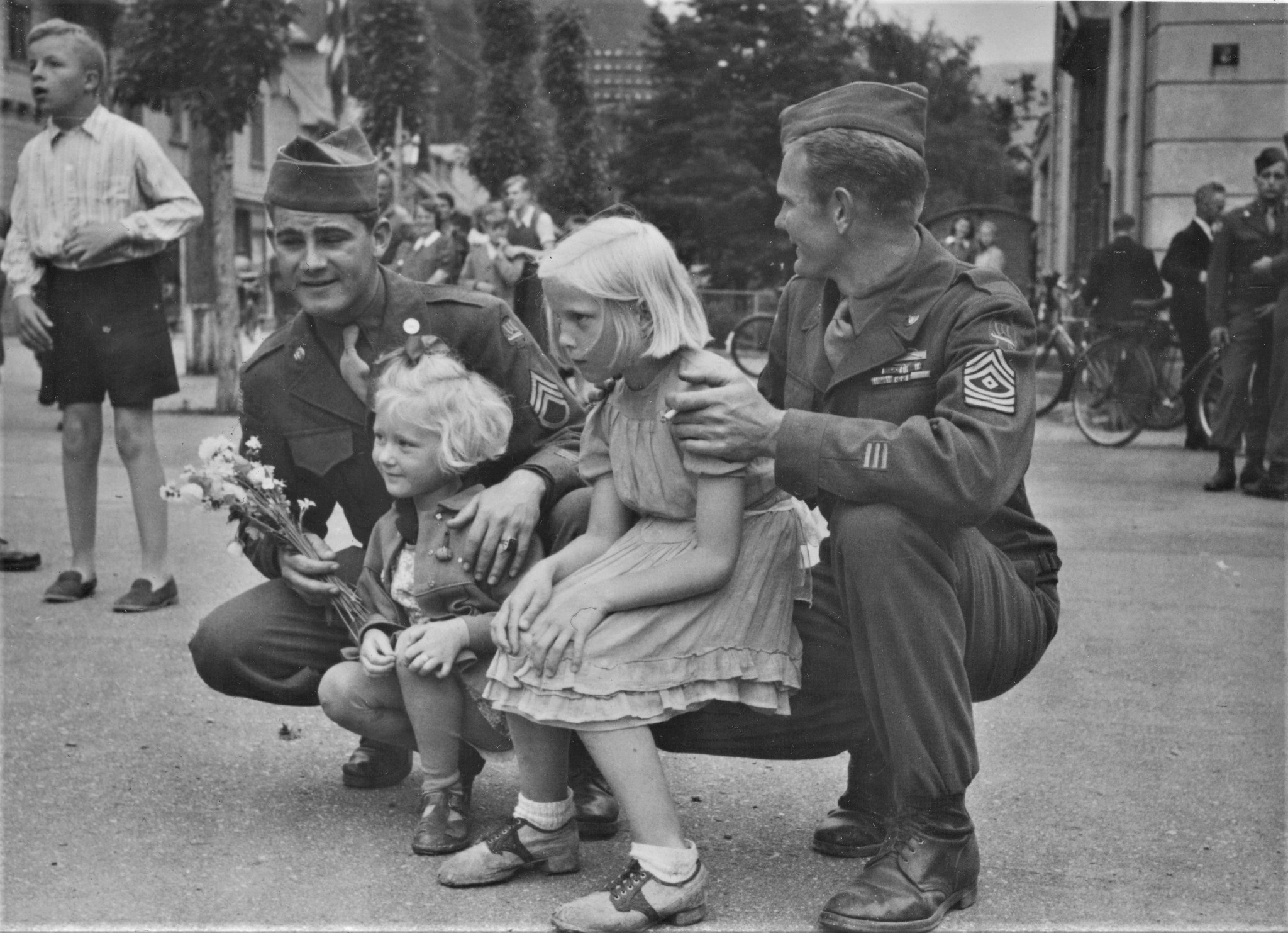Populært besøk: 200 amerikanske soldater, ledet av general Andrew Thorne, besøkte Rjukan kort tid etter at krigen var slutt. (Foto: NIA).