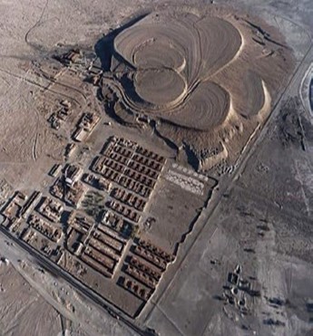 Chile­salpeter var gjennom flere tiår den viktigste handelsgjødselen som var tilgjengelig på verdensmarkedet. På bildet ses i Atacama­ørkenen, som ble innskrevet på UNESCOs verdensarvliste i 2005. (Foto: Skyscrapercity.com).