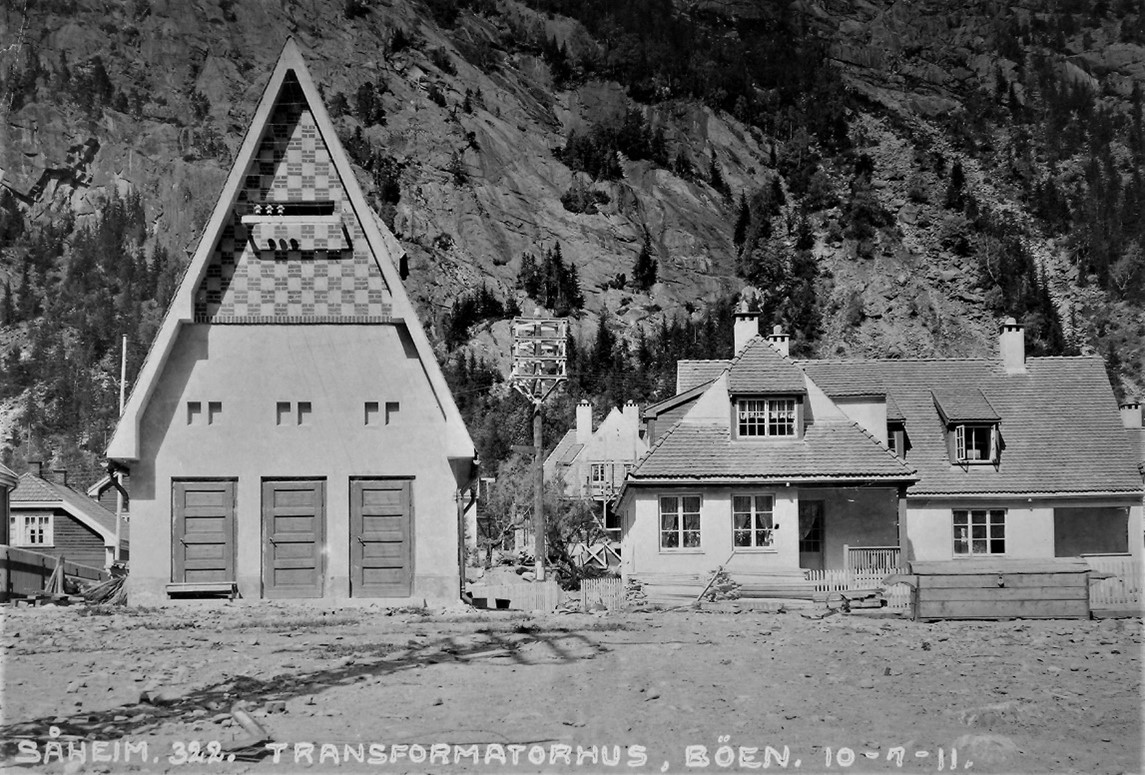 Utbygging av vannkraft ga også tidlig strømforsyning til private husholdninger. Her fra Bøen på Rjukan i 1911. (Foto: NIA).