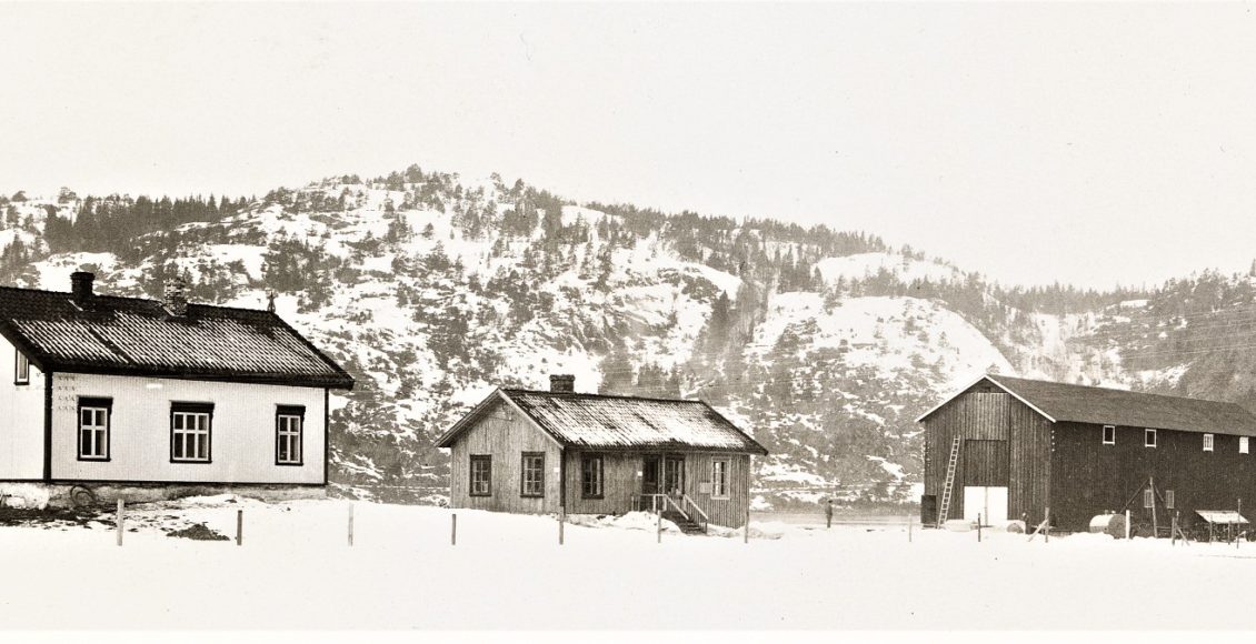 Første kontor: Nordre Tangen gård huset det første anleggskontoret på Herøya. (Foto: Hydro/NIA).