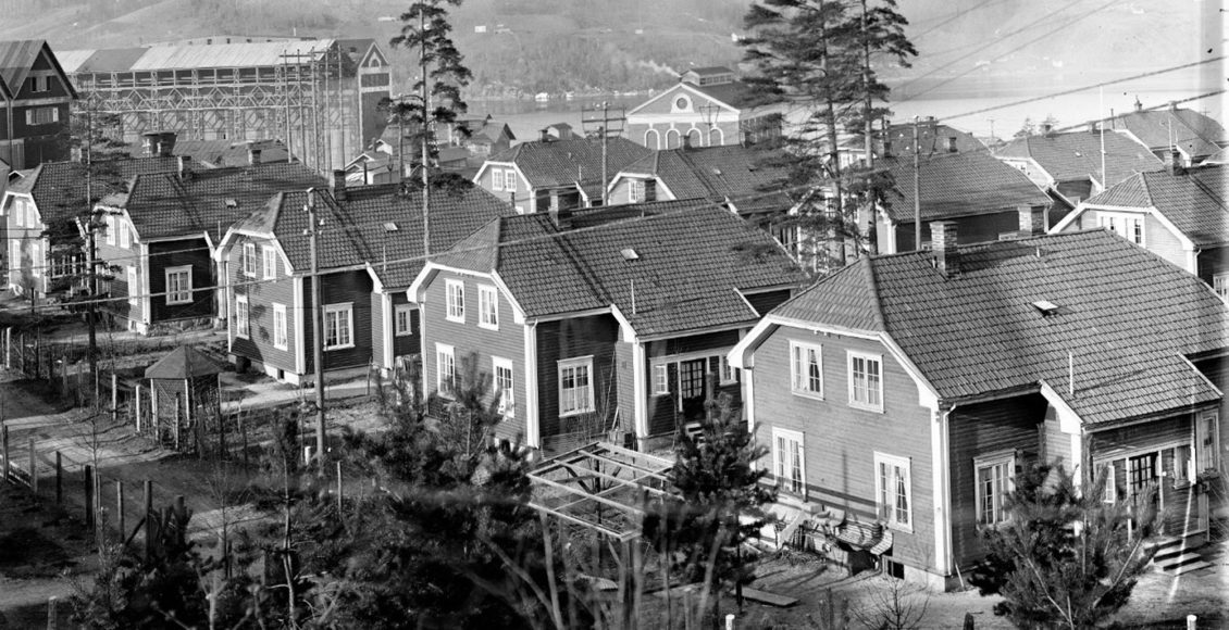 Helge Blix: Et av Helge Blix første oppdrag da han kom til Notodden i 1908 var å tegne tomannsboliger som ble oppført i Industrigata. (Foto: Hydro/NIA).