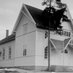 I Interimskirken på Villamoen var det to klasserom, en leilighet på toppen og et kirkerom som ble brukt til forskjellige arrangementer. (Foto: Telemark Museum).